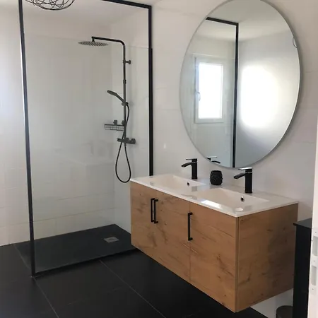 Elegante T4 Neuve A Villa Auch